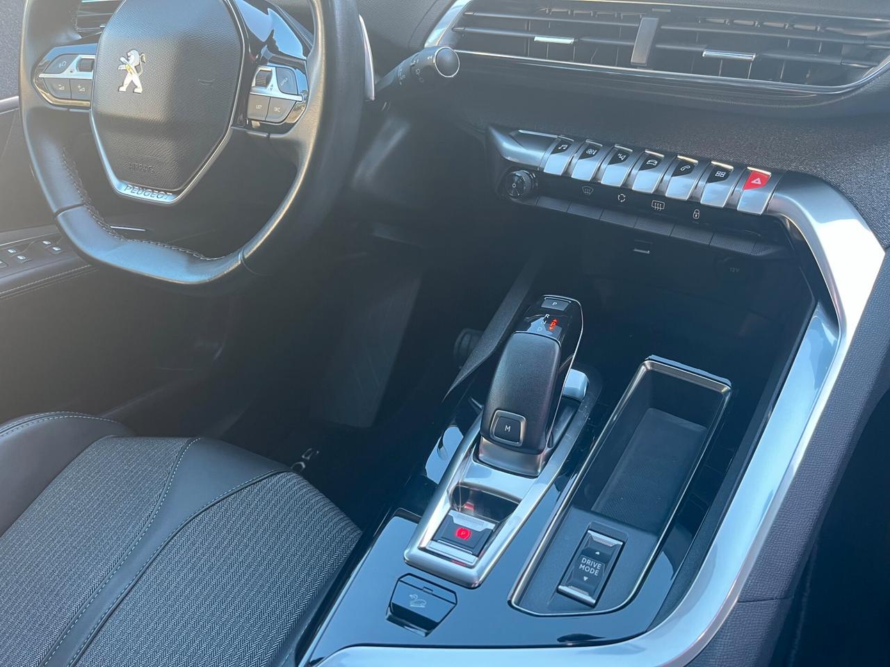 Peugeot 3008 1.5 bluehdi Allure Pack 130 cv