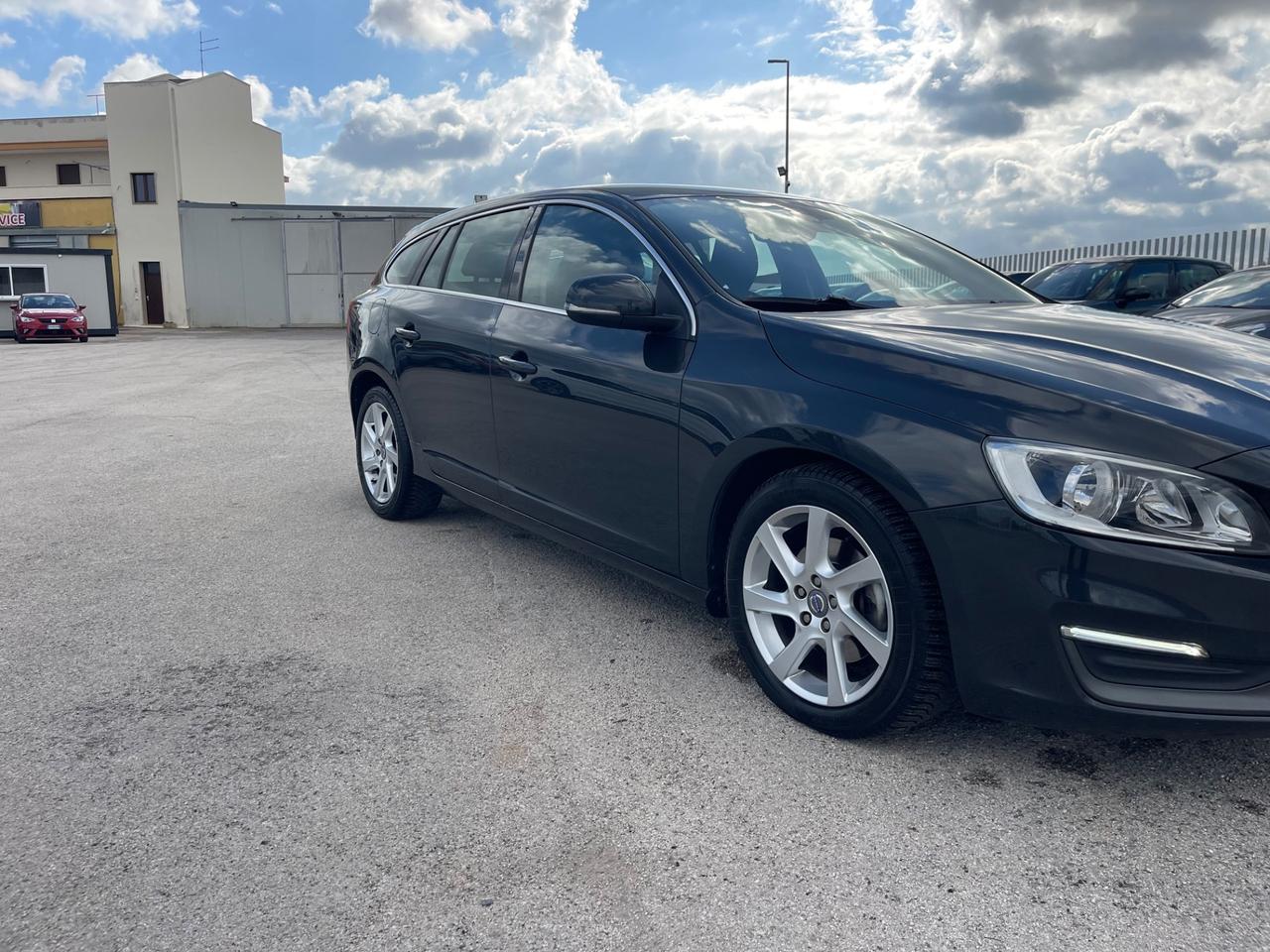 VOLVO V60 2.0 D3 136CV MANUALE FULL NEW MY15