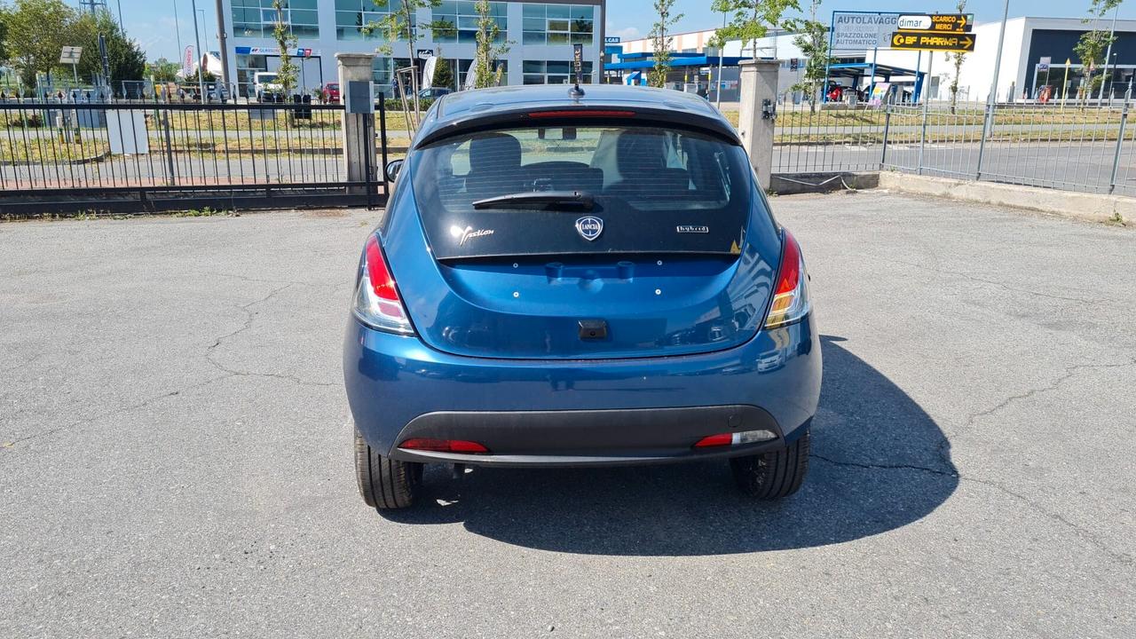 Lancia Ypsilon 1.0 FireFly 5 porte S&S Hybryd Gold