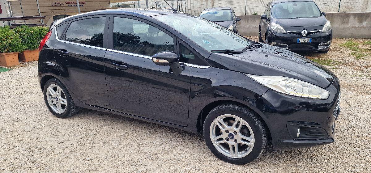 FORD Fiesta 1.5 TDCi 75CV 5p. Titanium