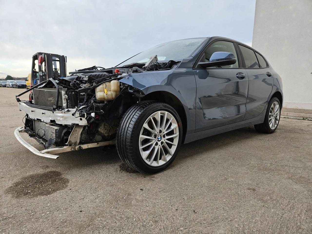 BMW 116d F40 auto START INCIDENTATA