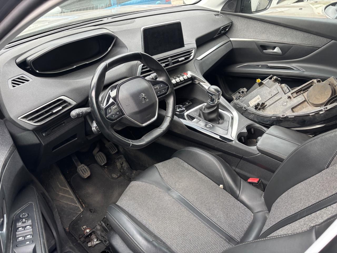 Peugeot 5008 BlueHDi 130 S&S Active Pack