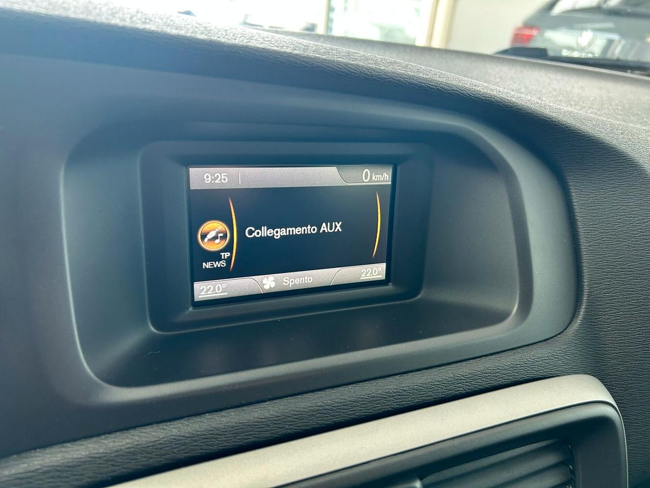 Volvo V40 2.0 D2 X NEOPATENTATI 2017