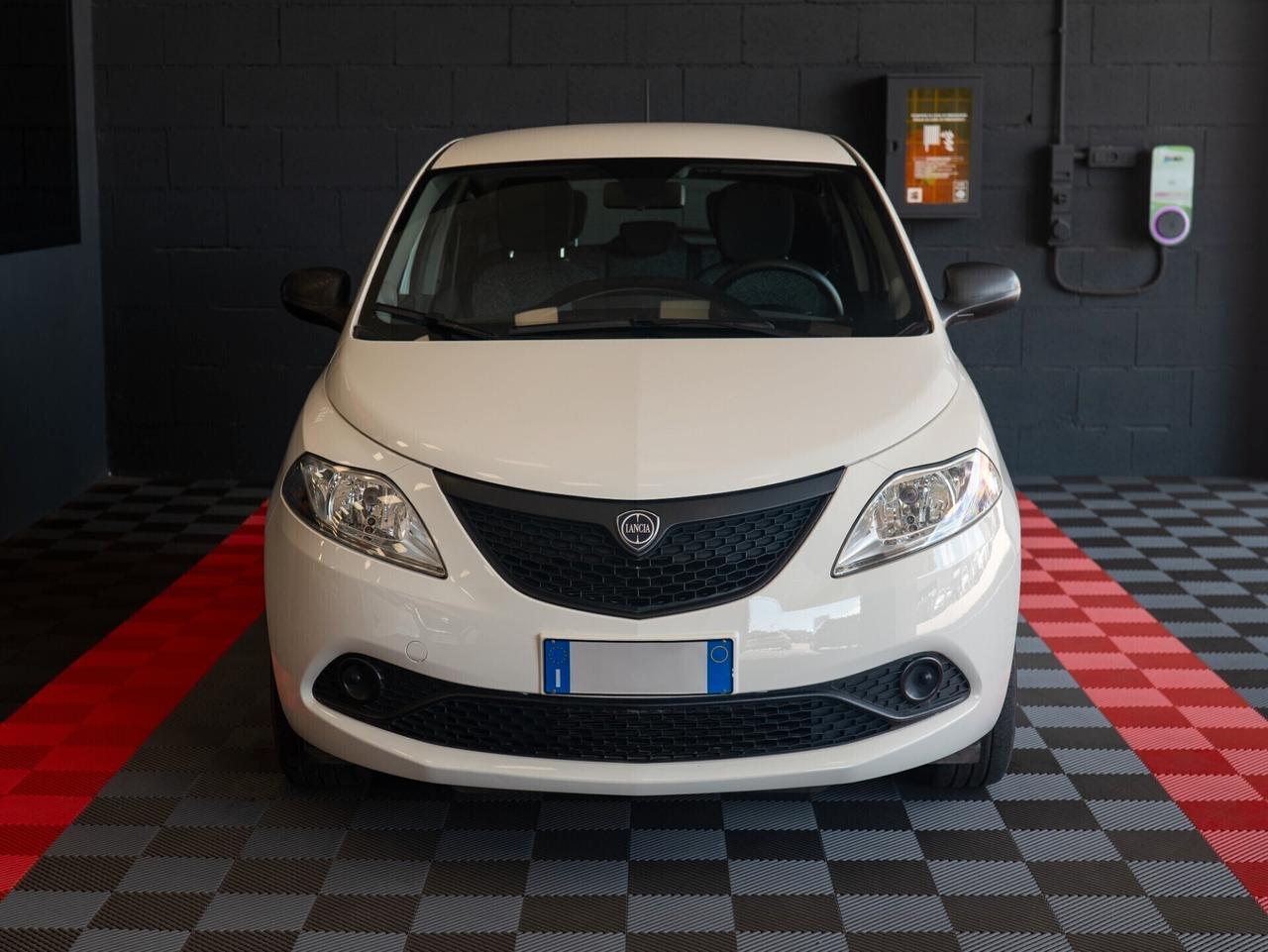 Lancia Ypsilon 1.0 FireFly Hybrid 70 cv 5 porte