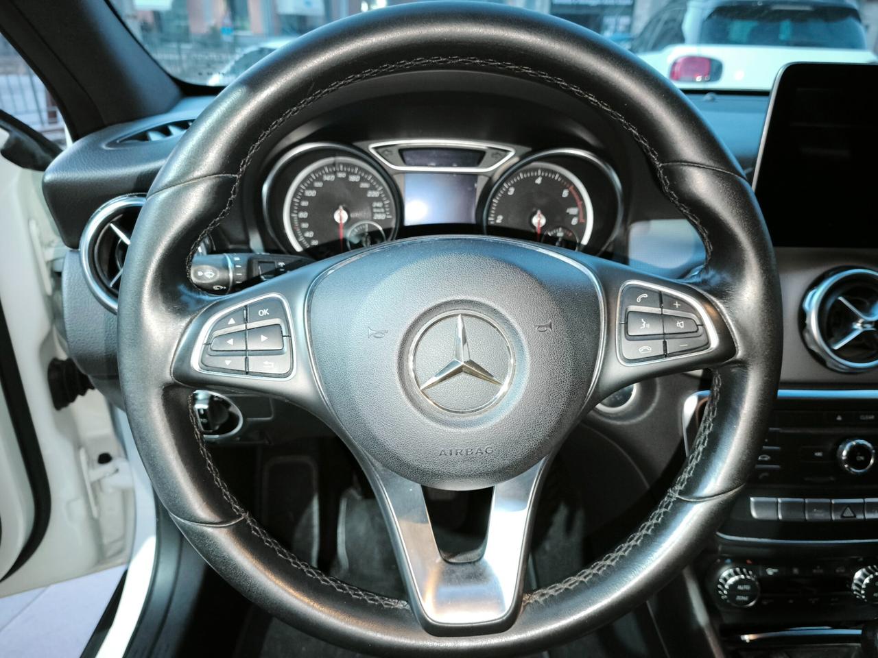 Mercedes GLA 200d Sport Petralia Villabate