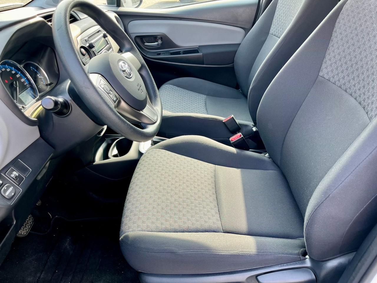 Toyota Yaris 1.5h 2015 61.000km pari al nuovo