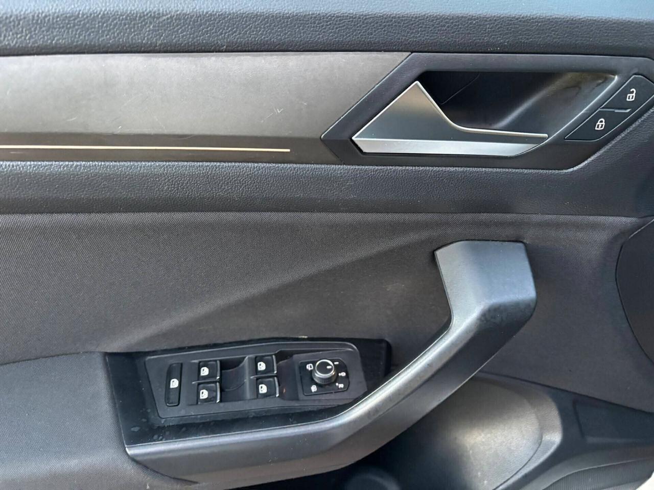 Volkswagen T-Roc 1.6 TDI BlueMotion Technology/*