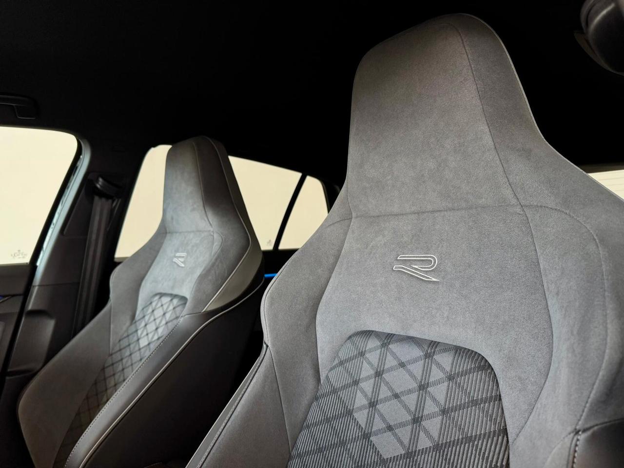 Volkswagen Golf 1.5 TSI 150 CV EVO ACT R-Line