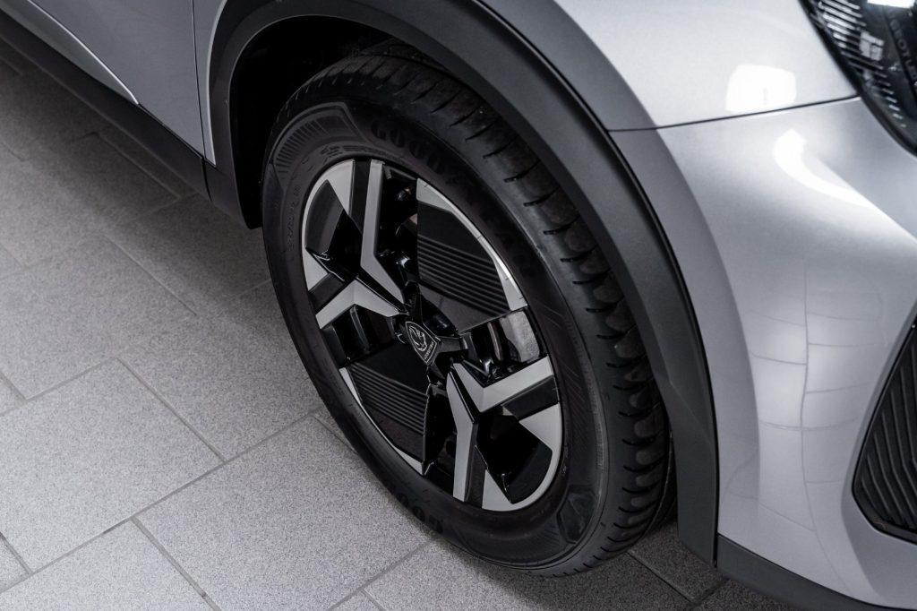 PEUGEOT 2008 PureTech 100 S&S Allure
