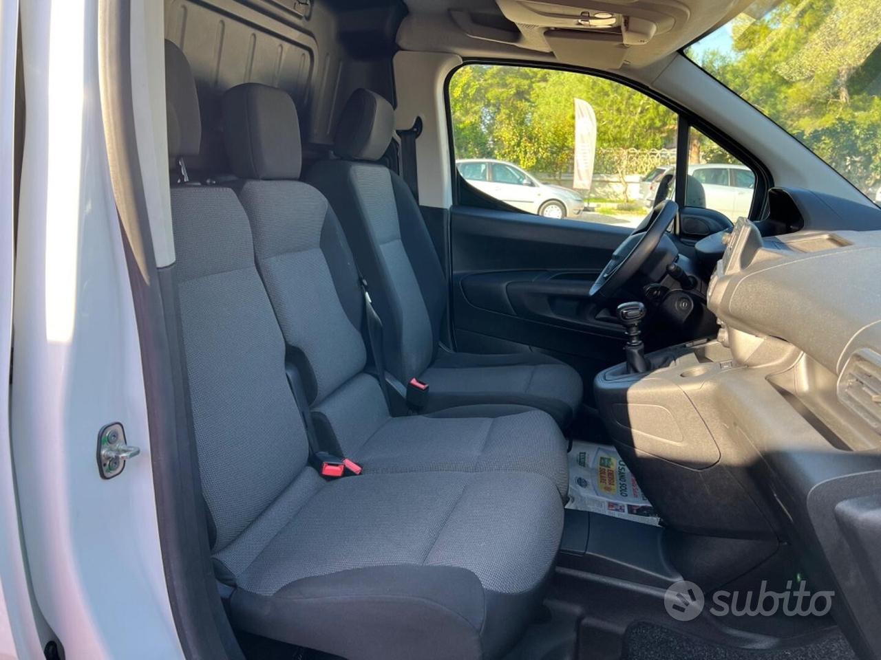 Peugeot Partner Maxi 2019 allestito 3 posti