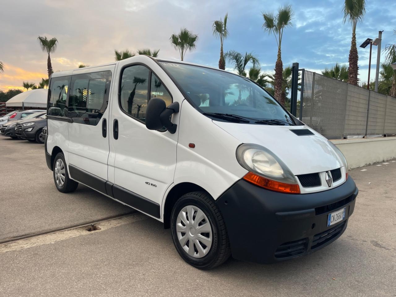 Renault Trafic 9 Posti Pedana disabili