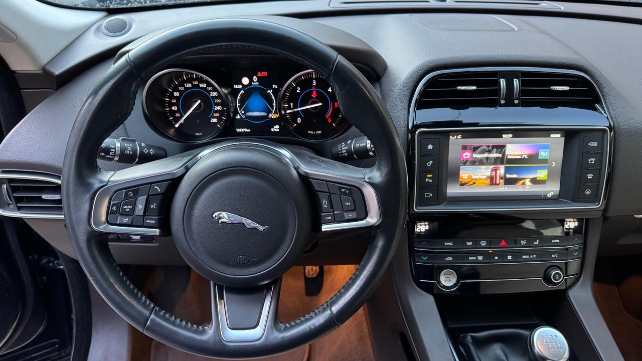 Jaguar F-Pace 2.0 D 163 CV Prestige