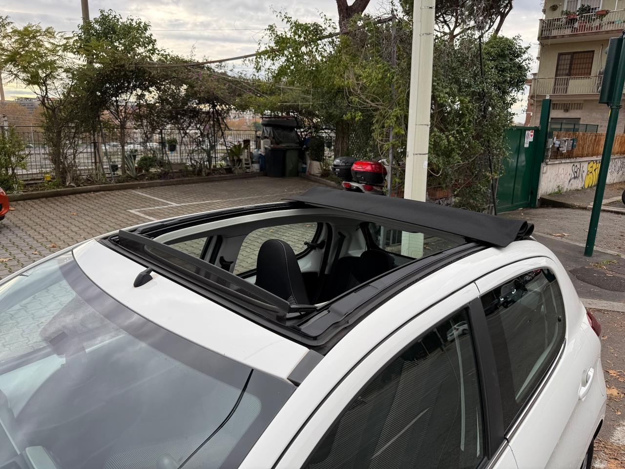 Peugeot 108 VTi 68 5 porte Allure CabrioPDC