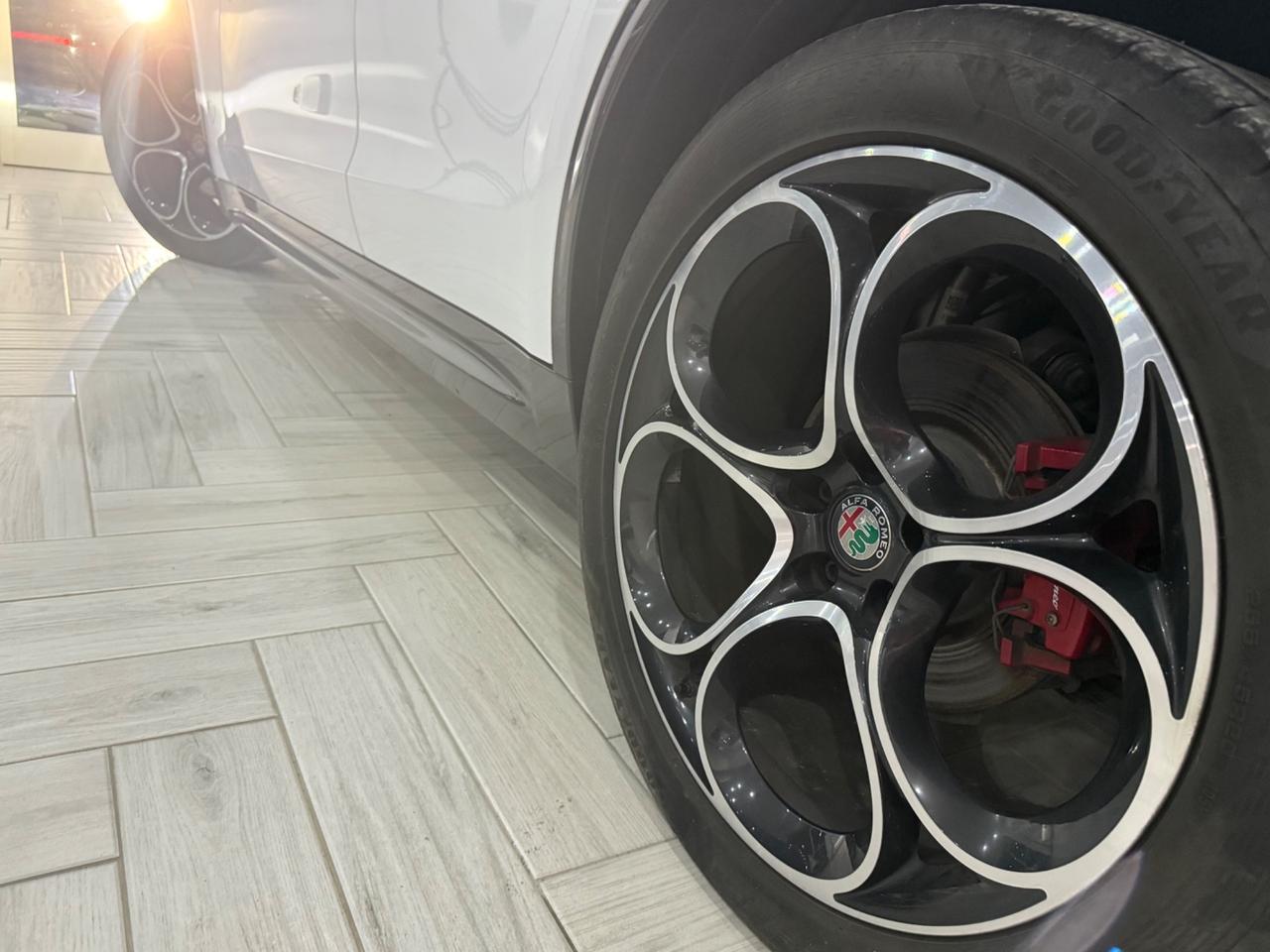 Alfa Romeo Stelvio 2.2D 210CV Q4 TRIBUTO ITALIANO TOP2022