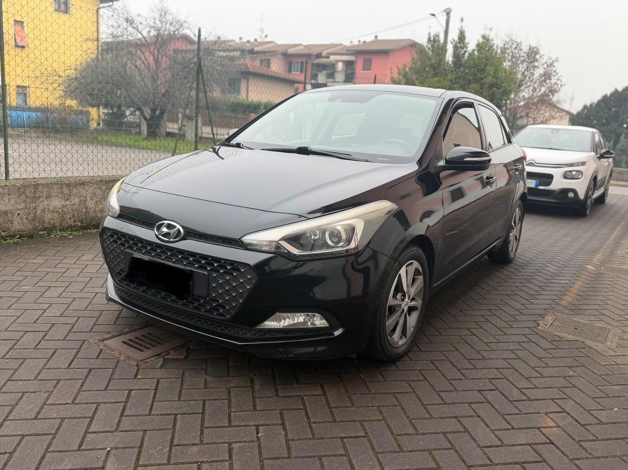 Hyundai i20 1.1 CRDi 12V 5 porte euro6 neopatentati