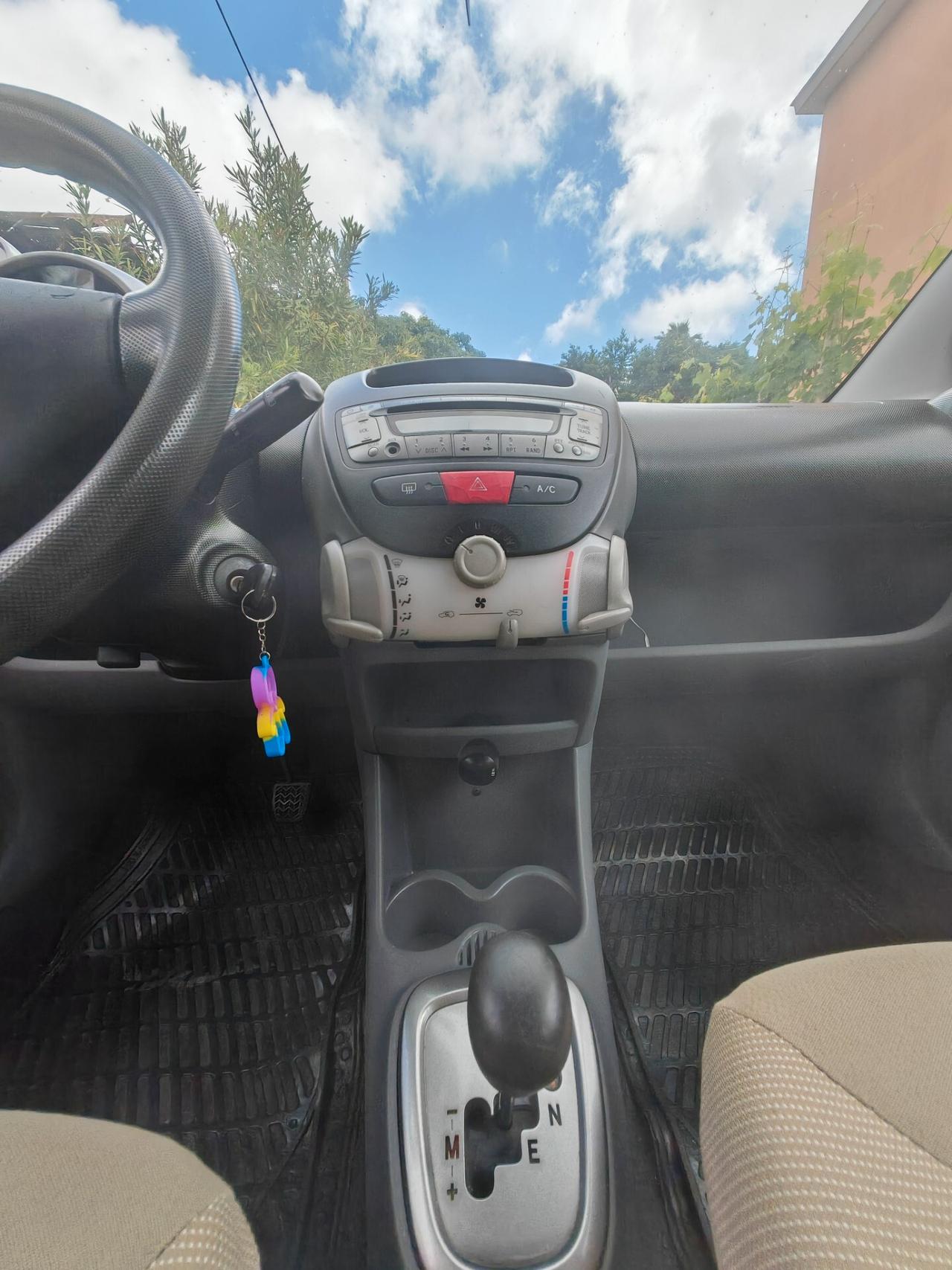 Automatica Peugeot 107 Sweet Years 1.0 benzina