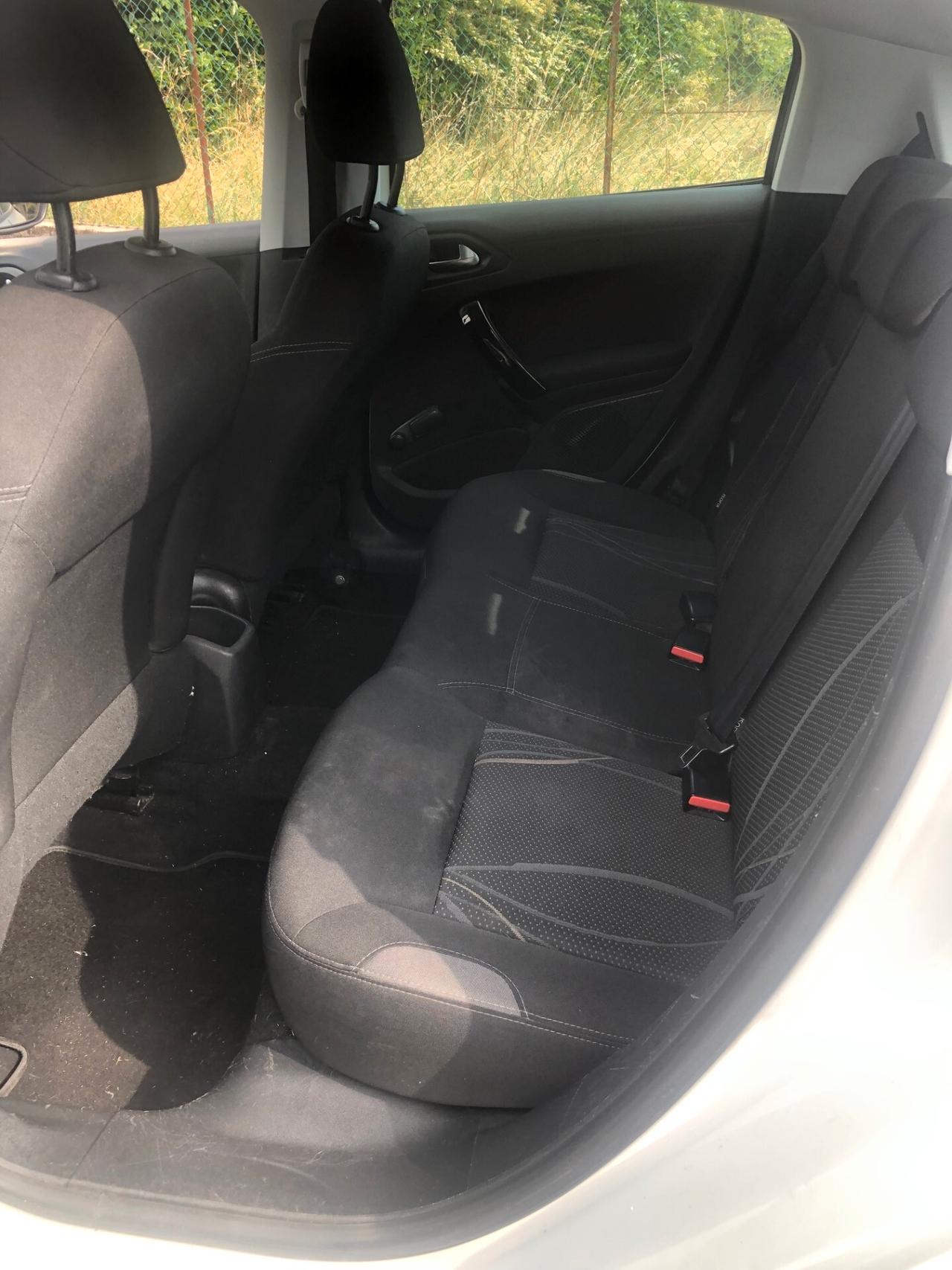 Peugeot 208 1.4 HDi 68 CV 5 porte Active