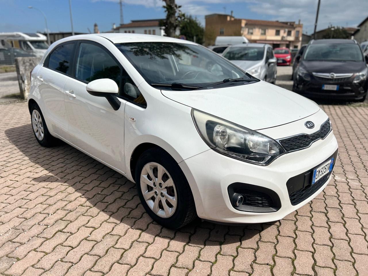 Kia Rio 1.1 CRDi WGT 5p. EX