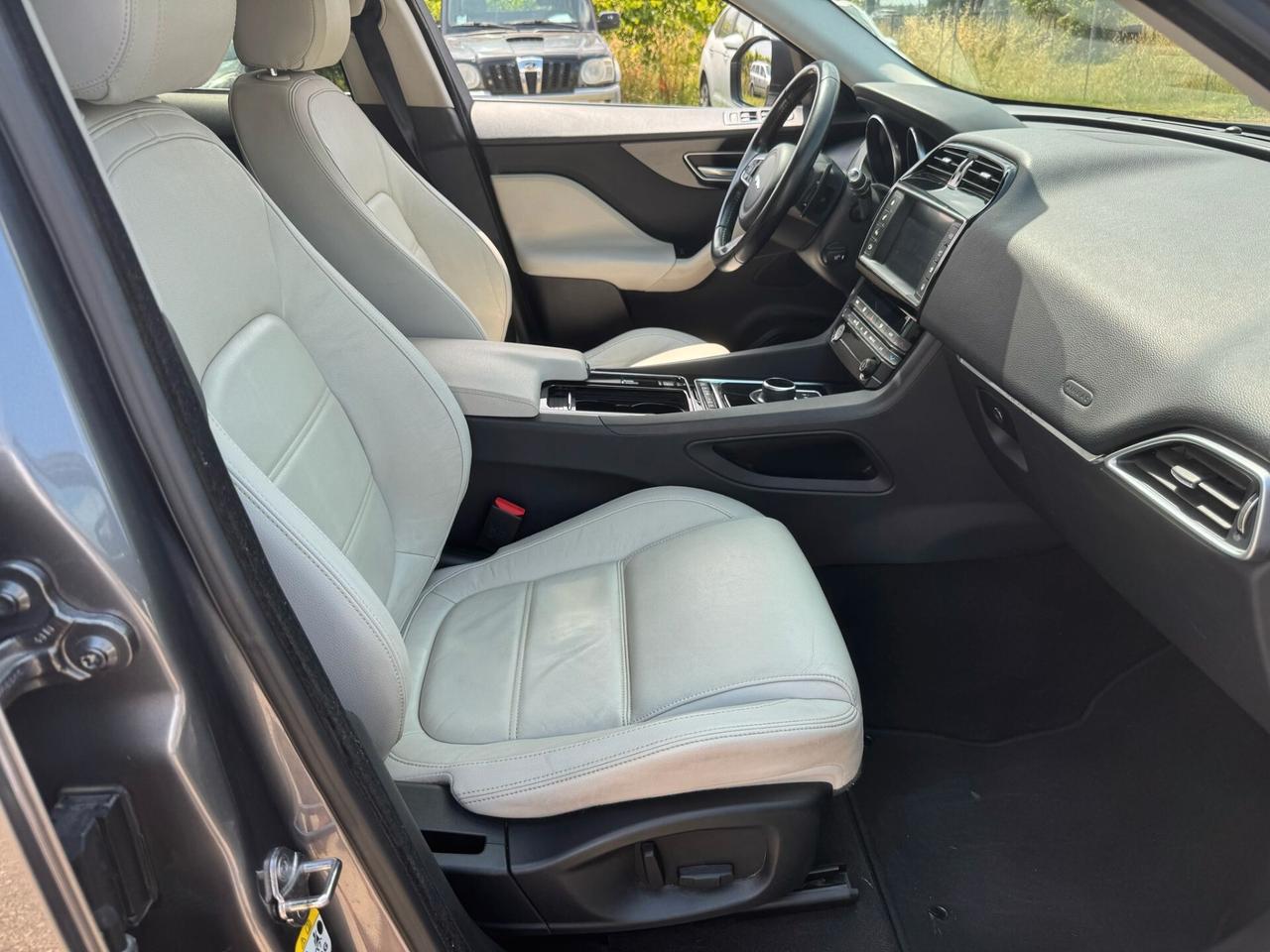 Jaguar F-Pace 2.0 D 2017 CAMBIO AUTOMATICO
