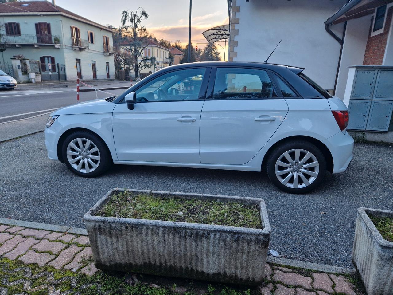 Audi A1 1.0 82CV "54.600 km" Bluetooth, Clima, Start&Stop