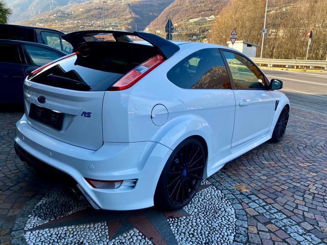 FORD Focus 2.5T (305CV) 3p. RS Frozen White