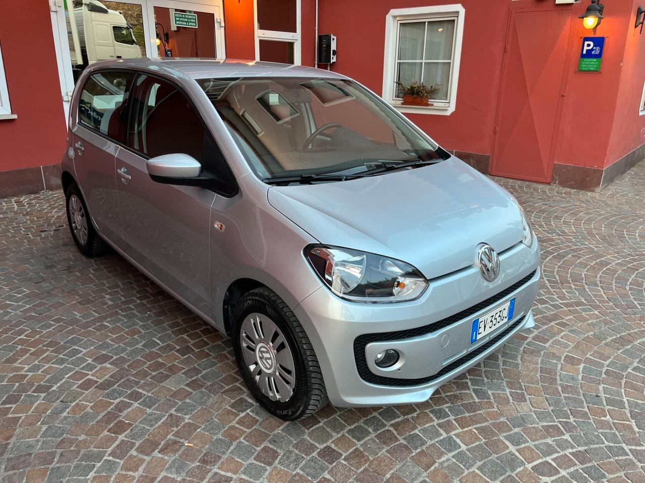 Volkswagen UP 1.0 cc - benzina/metano PER NEOPATENTATI