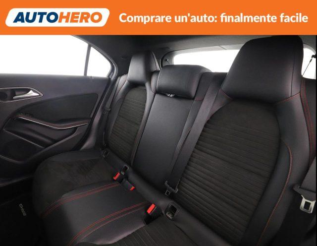 MERCEDES-BENZ A 180 d Automatic Premium