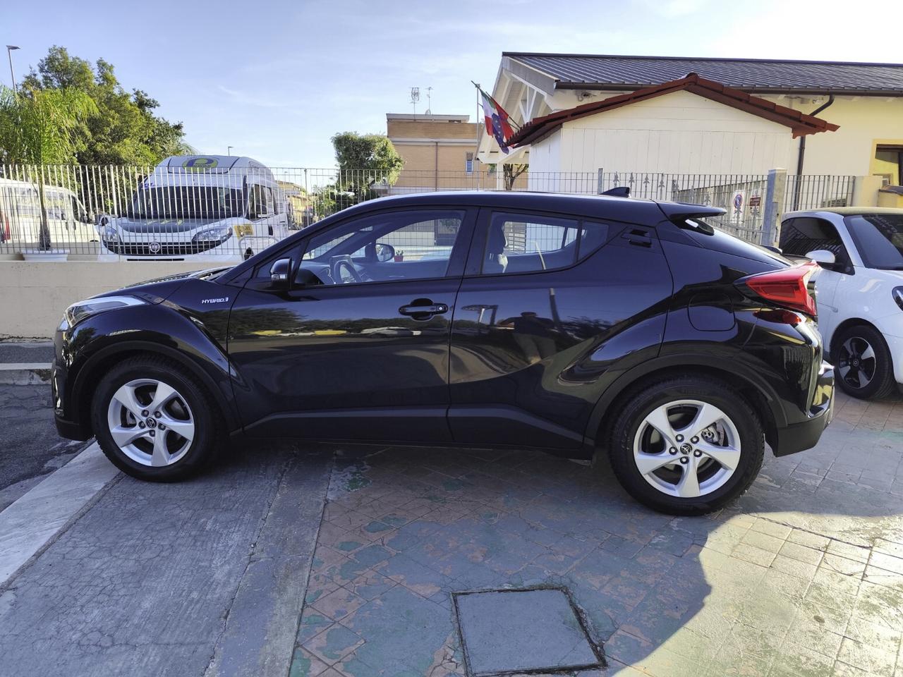 Toyota C-HR 1.8 Hybrid E-CVT Business