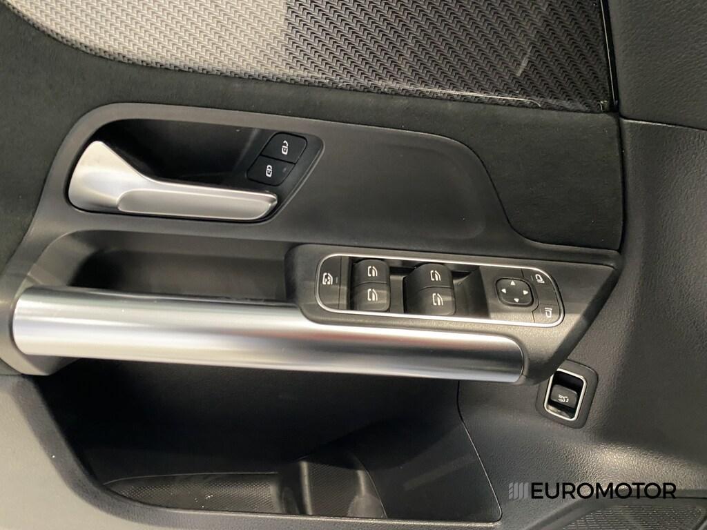 Mercedes GLA 180 180 D Premium 8G-DCT