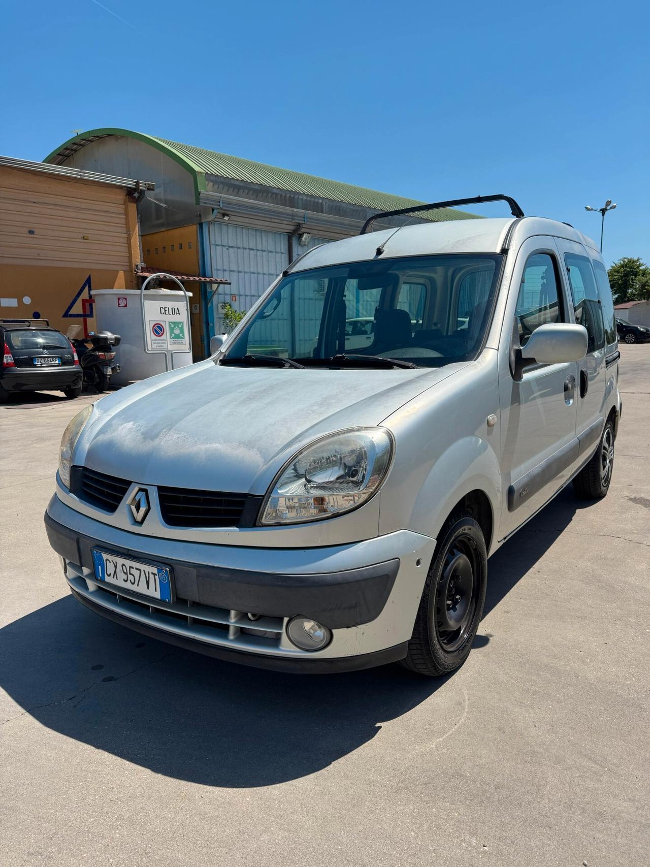 Renault Kangoo 15dci con 5 posti