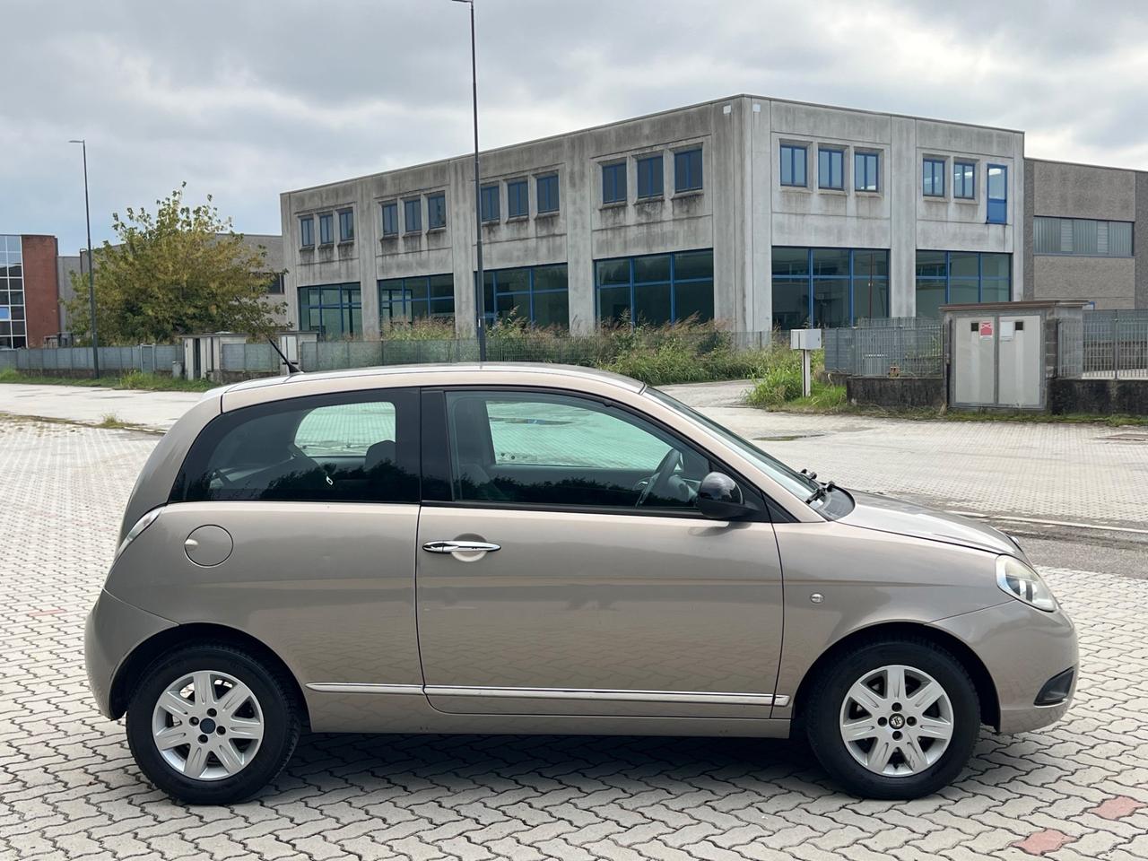 Lancia Ypsilon 1.3 MJT 75 CV Platinum