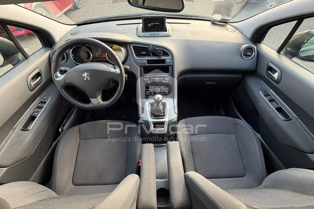 PEUGEOT 5008 1.6 HDi 115CV Allure