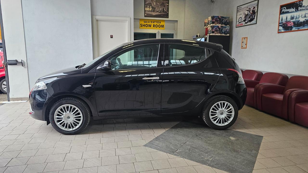 Lancia Ypsilon 0.9 TwinAir 85 CV 5 porte S&S DFN Unyca