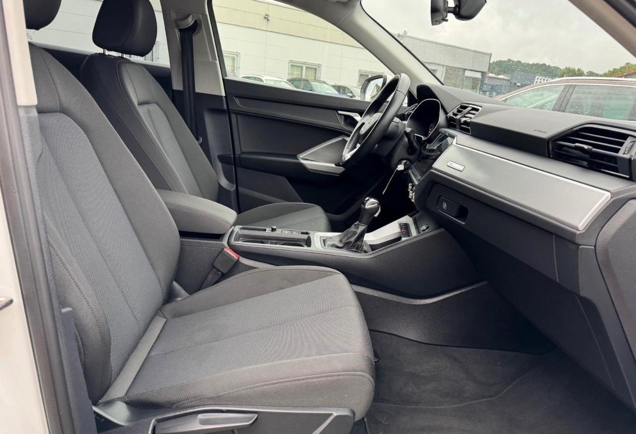 Audi Q3 SPB 45 TFSI e S tronic Business Plus