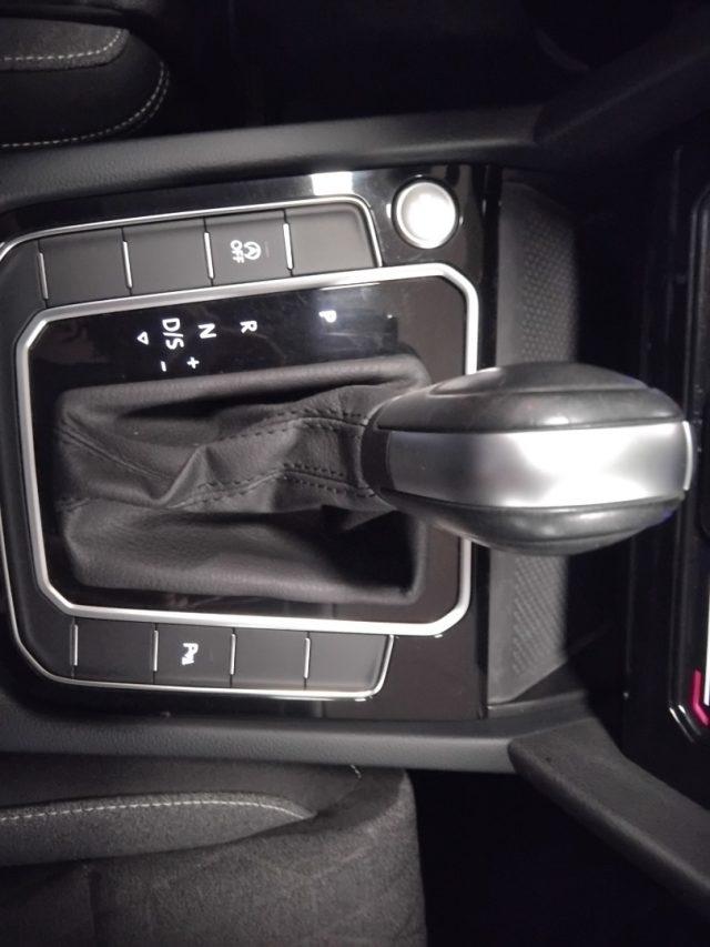 VOLKSWAGEN Passat Variant 2.0 TDI SCR EVO DSG Business