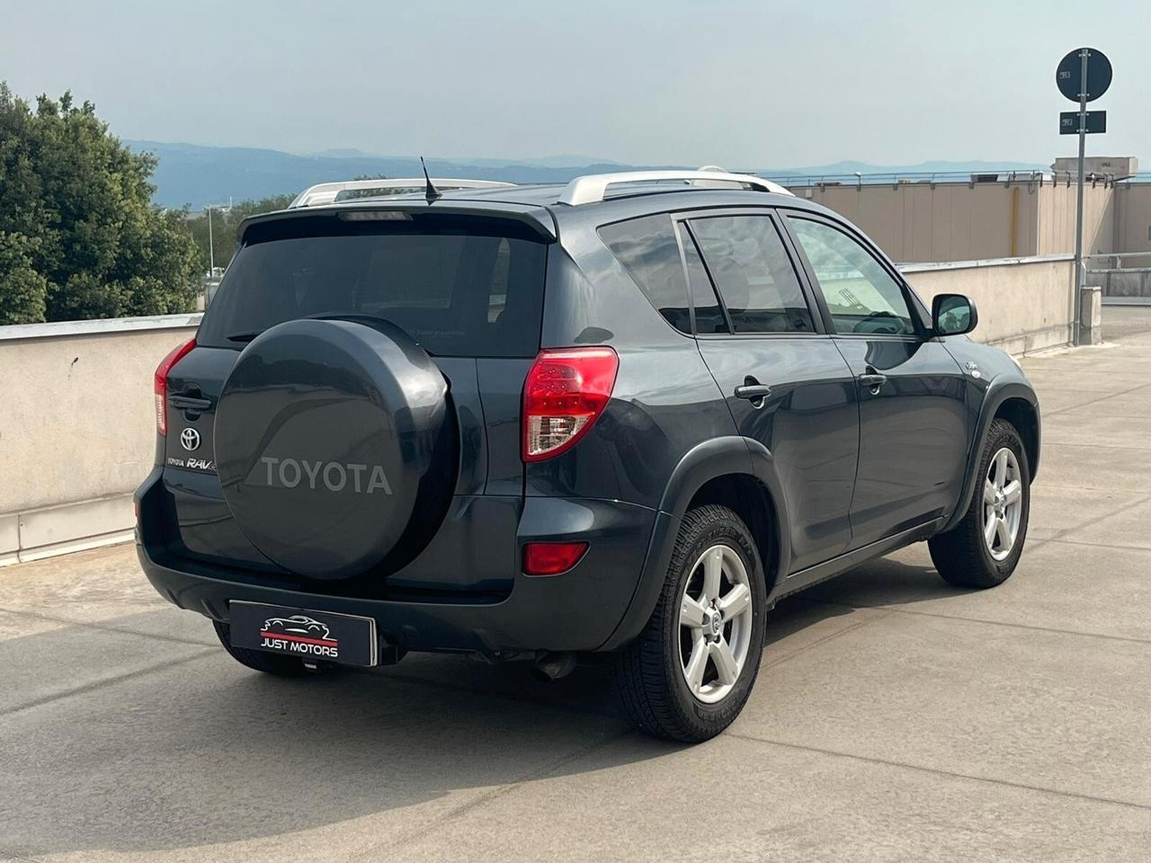 Toyota RAV 4 RAV4 2.2 D-4D 177 CV Luxury