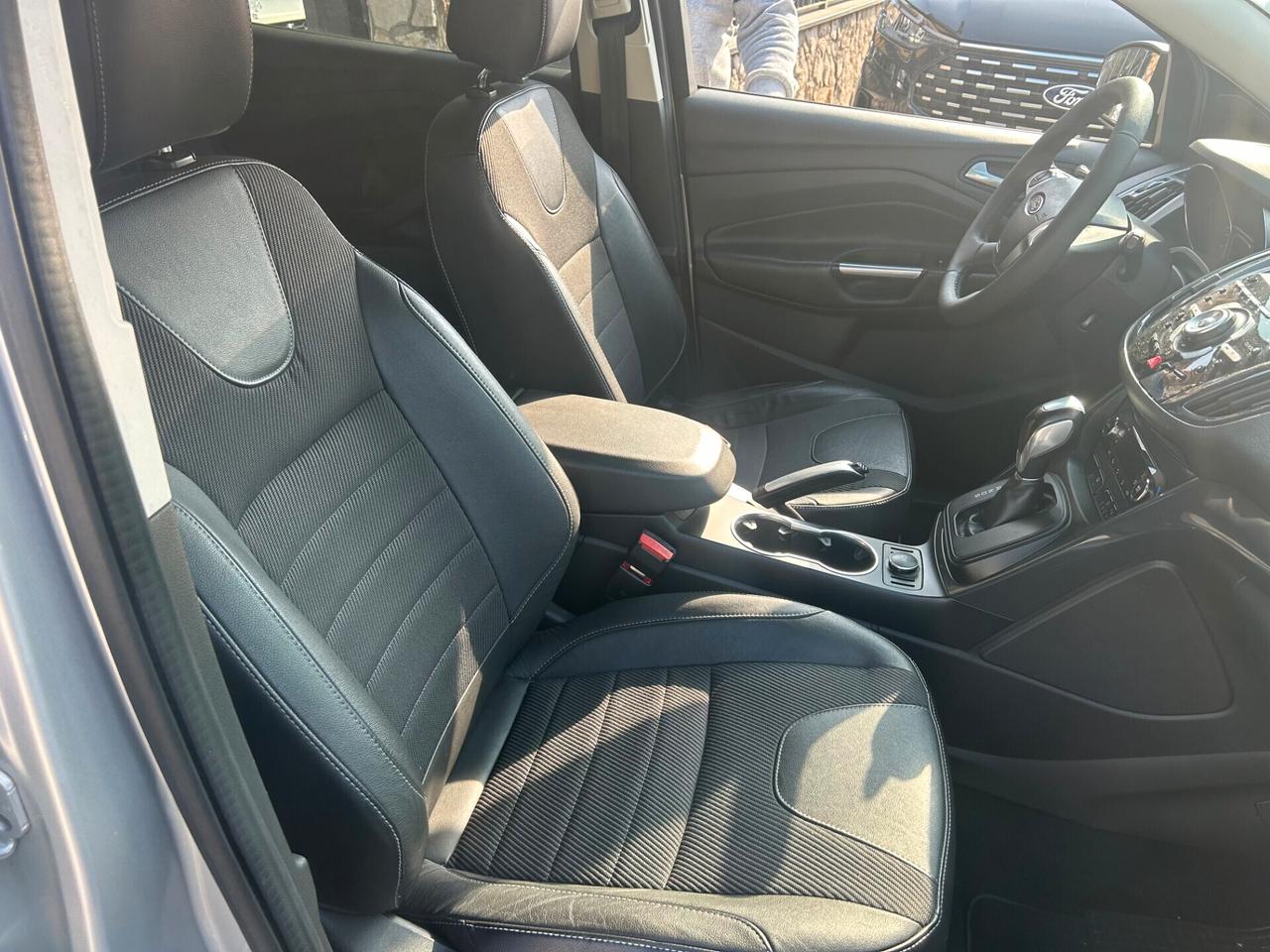 Ford Kuga 2.0 TDCI 140 CV 4WD Powershift Titanium