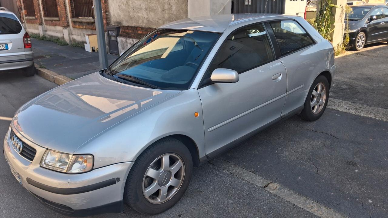 Audi A3 1.8 20V cat 3p. Ambiente