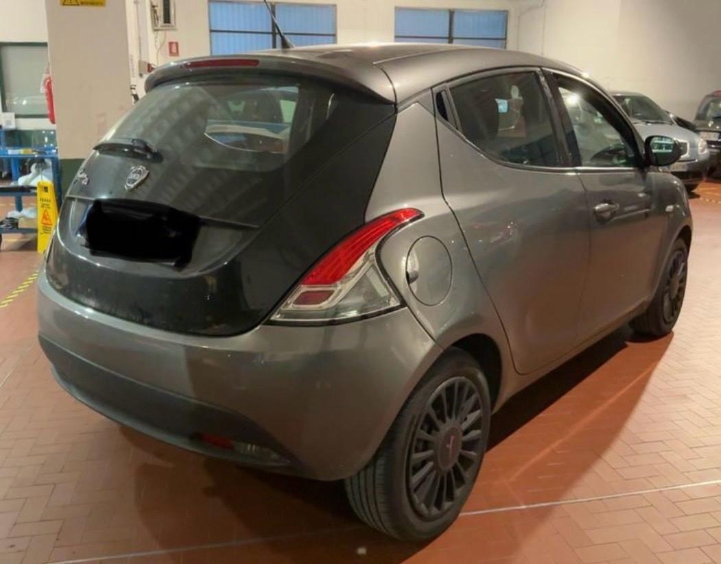 Lancia Ypsilon 1.2 69CV 5P Elefantino Rosa-km39500-