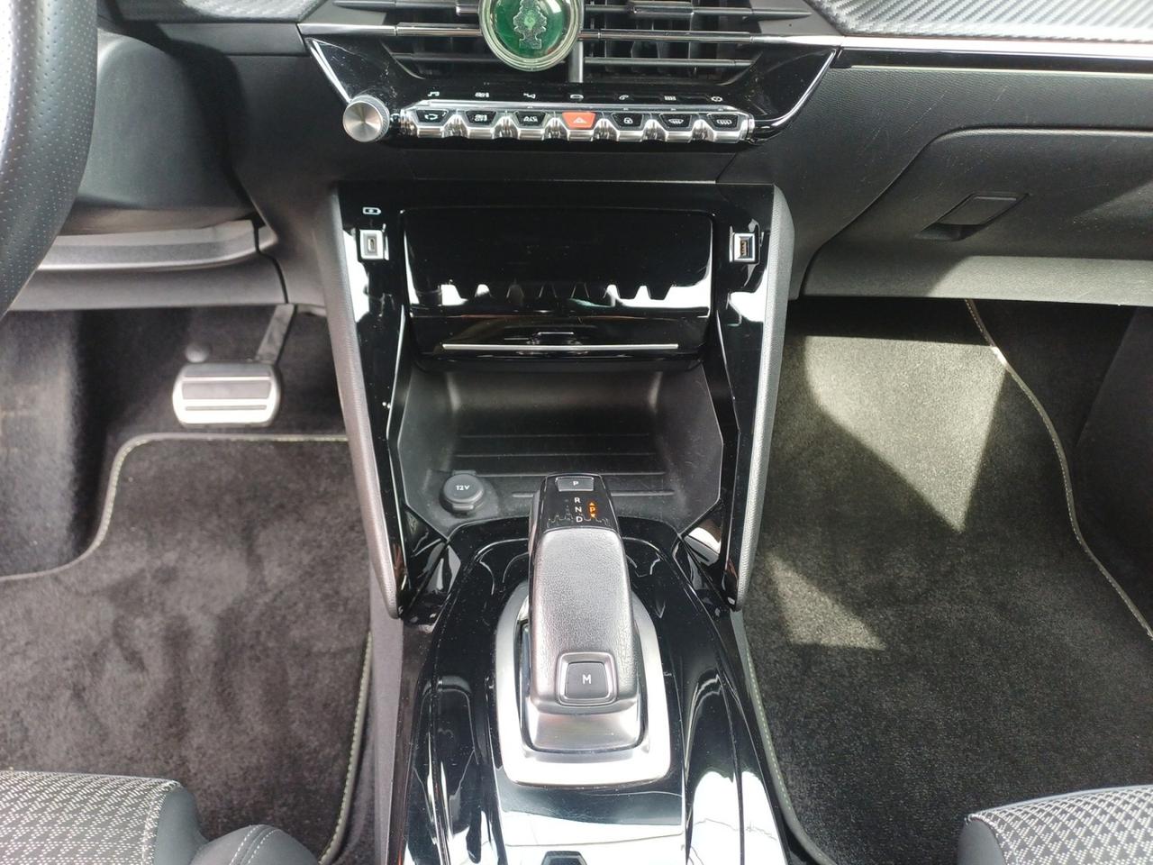 PEUGEOT 2008 2ª serie - 2008 PureTech 130 S&S EAT8 GT