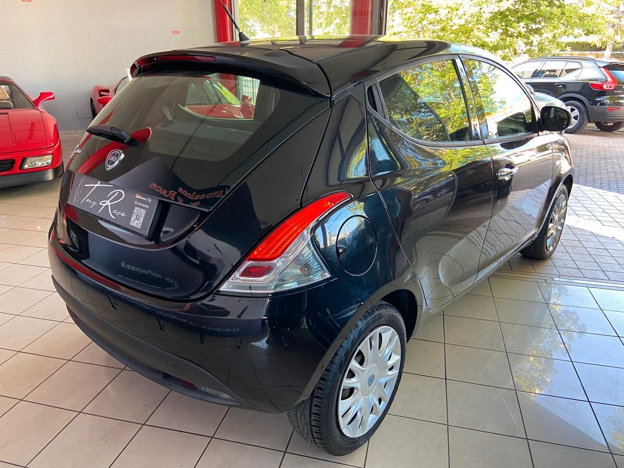 Lancia Ypsilon 1.2 69 CV 5 porte S&S Platinum