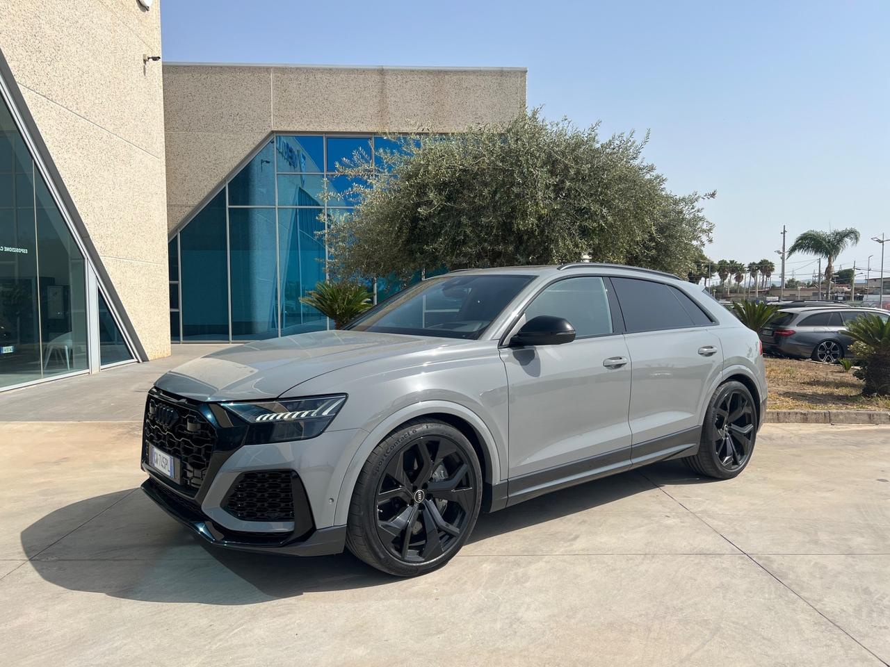 Audi RS Q8 4.0 mhev possibilità noleggio no scoring