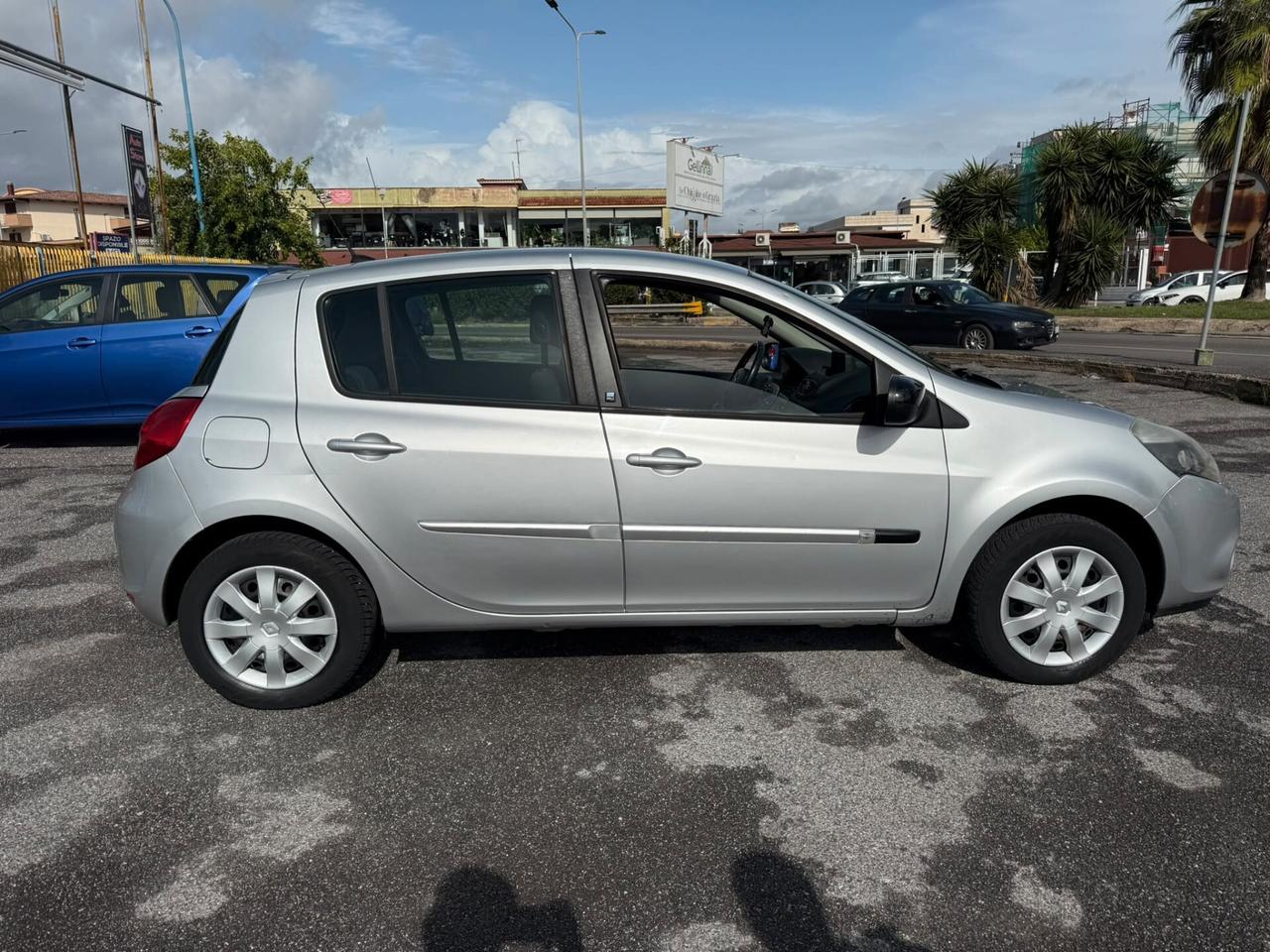 RENAULT CLIO 5PORTE 1.2 16V 75CV BENZINA