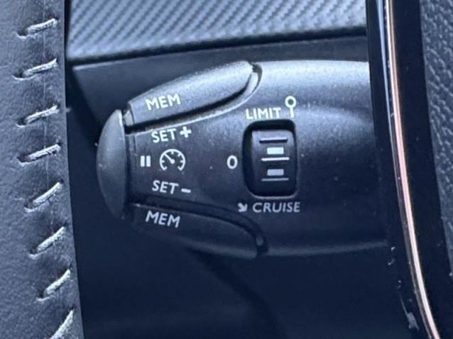 Peugeot 2008 2008 1.2 Puretech 100 CV Allure
