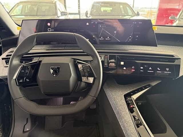 Peugeot 5008 Hybrid 136 CV e-DCS6 Allure