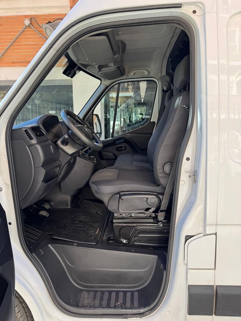RENAULT Master T35 2.3 dCi 135CV PM-TM