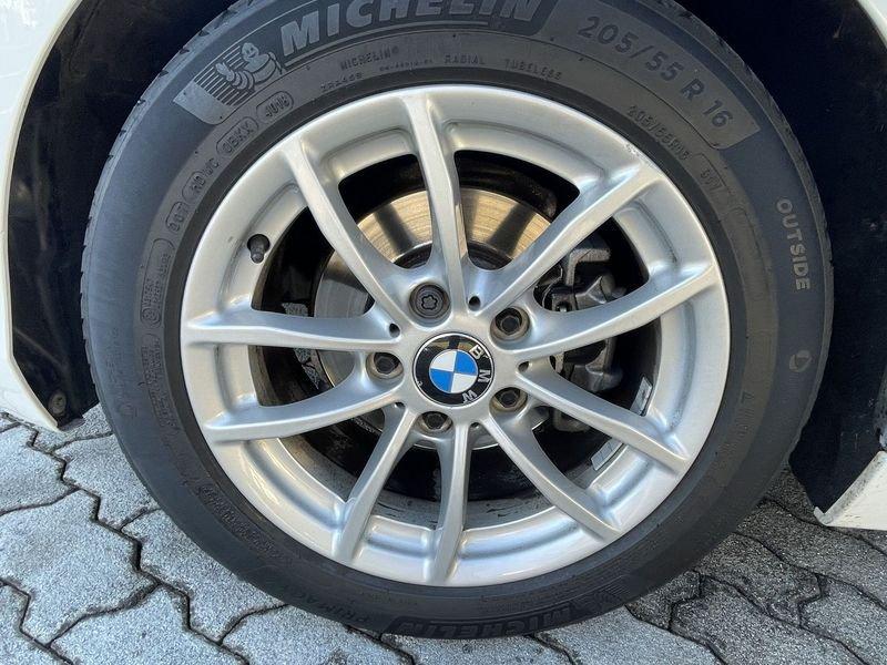 BMW Serie 1 116i 5p Urban + FARI XENON NEOPATENTATI OK
