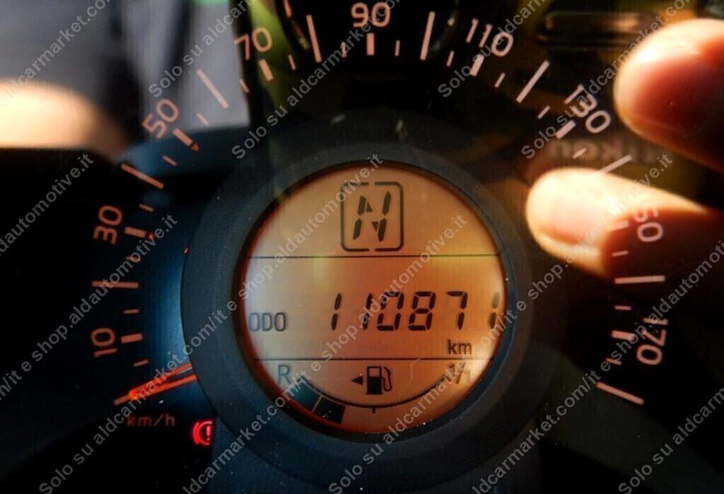 Toyota Aygo 1.0 VVT-i 69 CV 5 porte x-play TSS