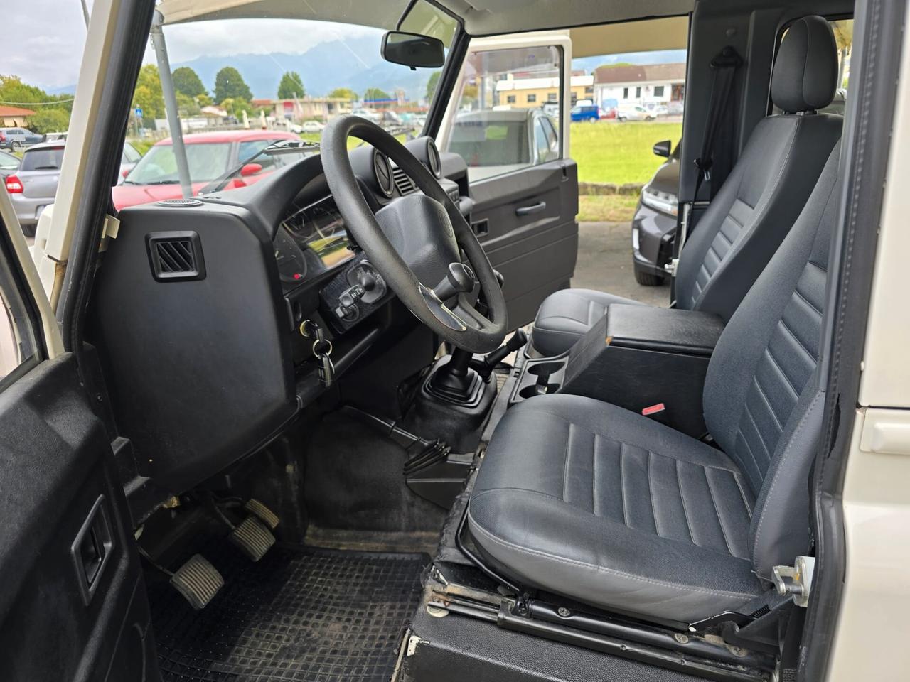 Land Rover Defender 90 2.4 TD4 Station Wagon S N1