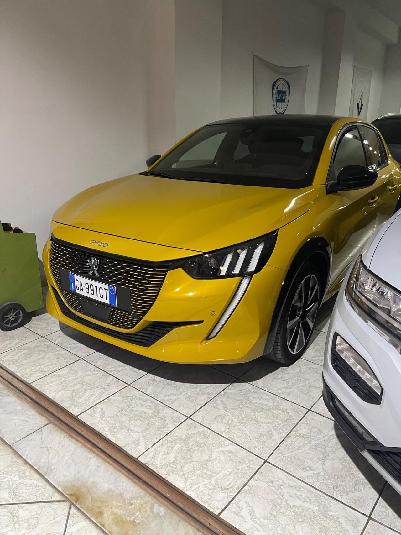 Peugeot 208 motore elettrico 136 CV 5 porte GT Line